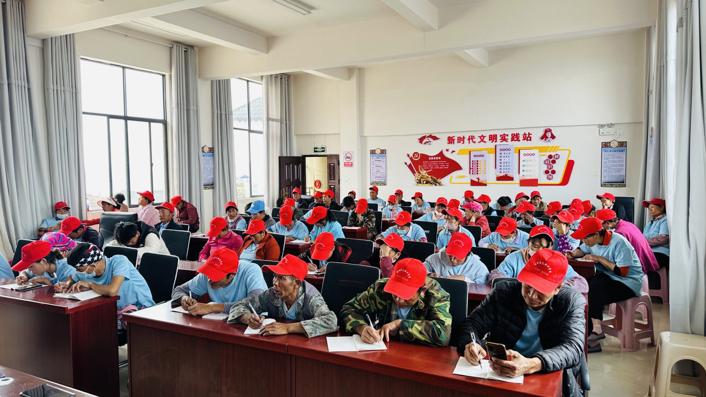 发窝乡：养老护理技能培训赋能乡村振兴 (1).jpg