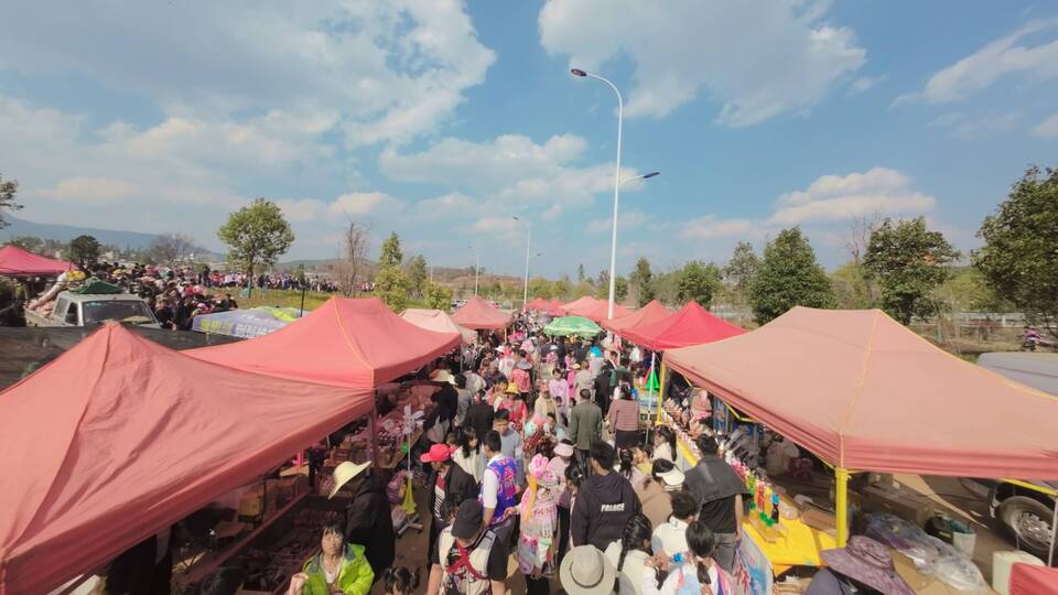 商品展销会.jpg 商品展销会.jpg